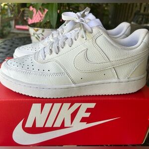 NIKE COURT VISION LOW SNEAKERS WOMENS SIZE 7